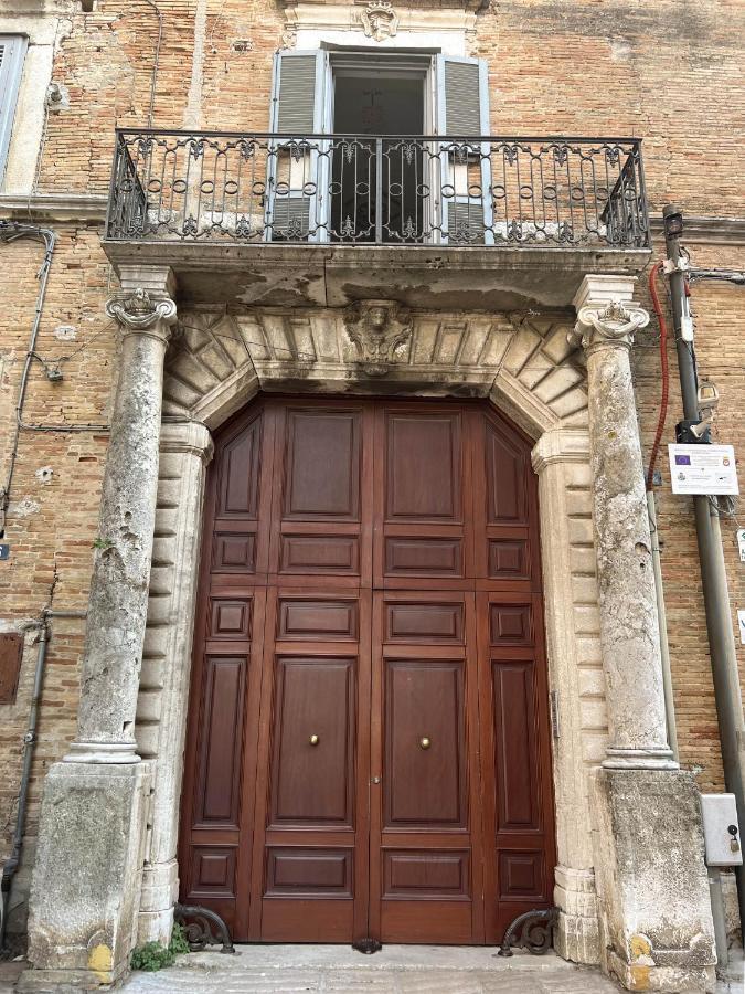 B&B Palazzo Lombardi Lucera Dış mekan fotoğraf